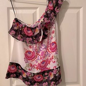 NWT Francesca’s one shoulder top